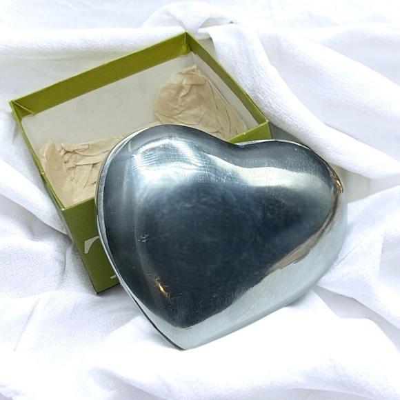 ❤️ Vintage Heart Trinket Box - Picture 2 of 7